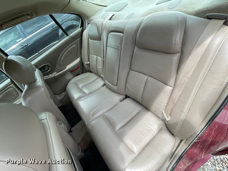 image for item IC9487 2003 Pontiac Bonneville