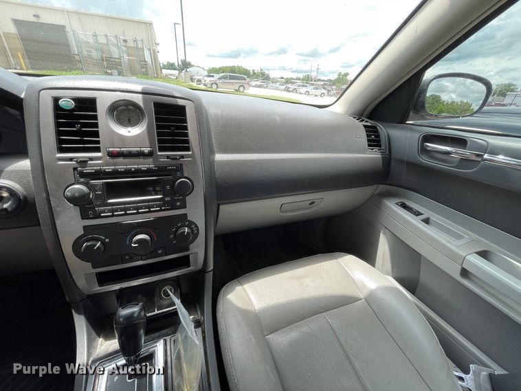 image for item IC9488 2006 Chrysler 300