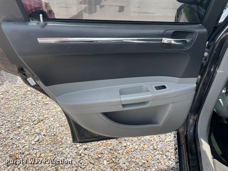 image for item IC9488 2006 Chrysler 300