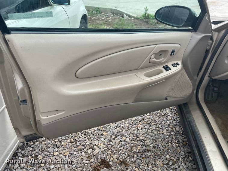 image for item IC9490 2004 Chevrolet Monte Carlo