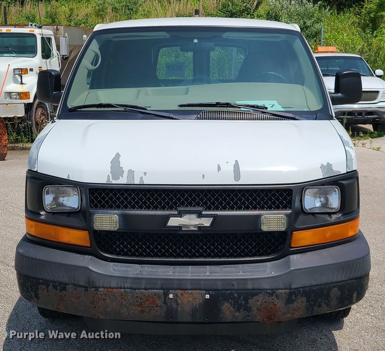 image for item IC9844 2006 Chevrolet Express 1500  van