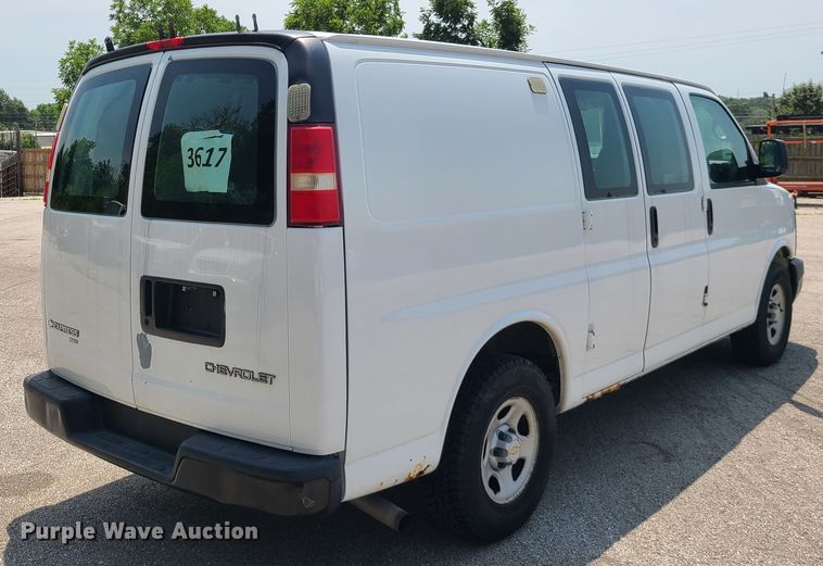 image for item IC9844 2006 Chevrolet Express 1500  van
