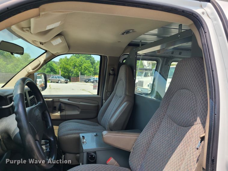image for item IC9844 2006 Chevrolet Express 1500  van