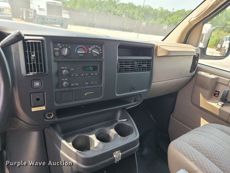 image for item IC9844 2006 Chevrolet Express 1500  van