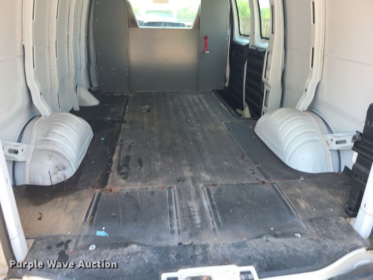 image for item IC9844 2006 Chevrolet Express 1500  van