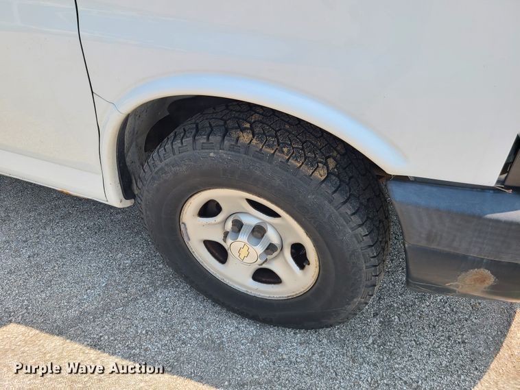 image for item IC9844 2006 Chevrolet Express 1500  van