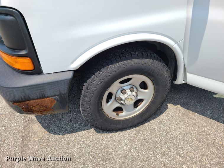 image for item IC9844 2006 Chevrolet Express 1500  van