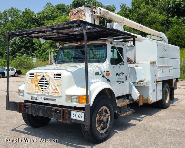 image for item IC9848 1990 International 4700  bucket truck