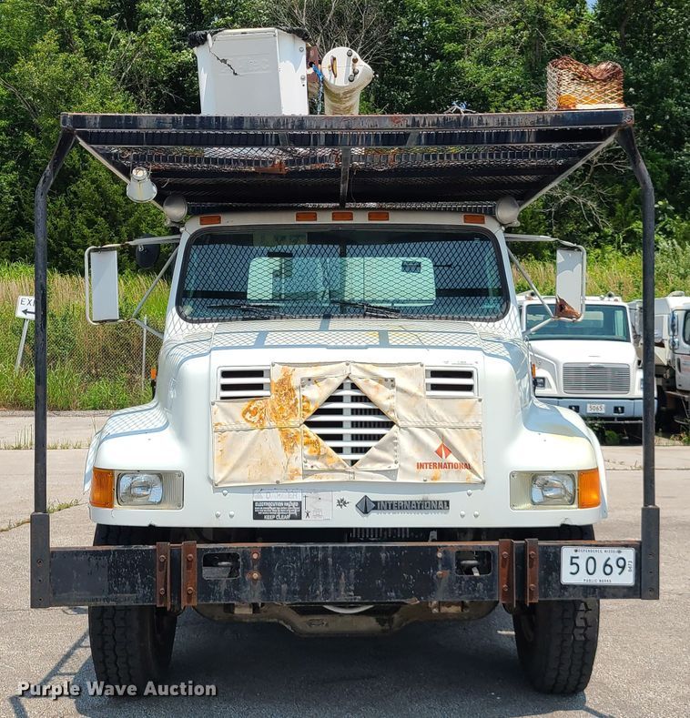 image for item IC9848 1990 International 4700  bucket truck