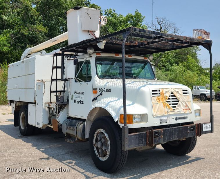 image for item IC9848 1990 International 4700  bucket truck