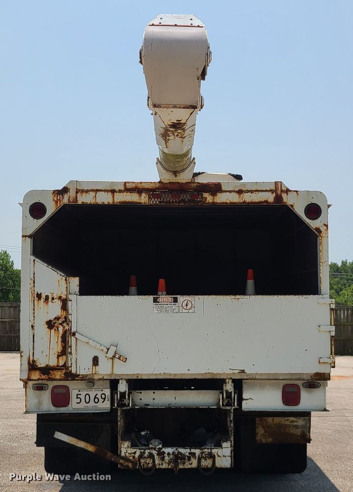 image for item IC9848 1990 International 4700  bucket truck