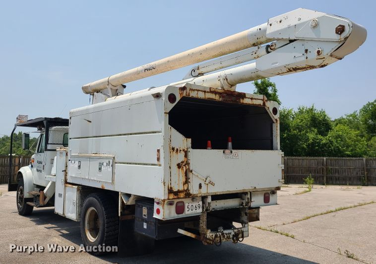 image for item IC9848 1990 International 4700  bucket truck