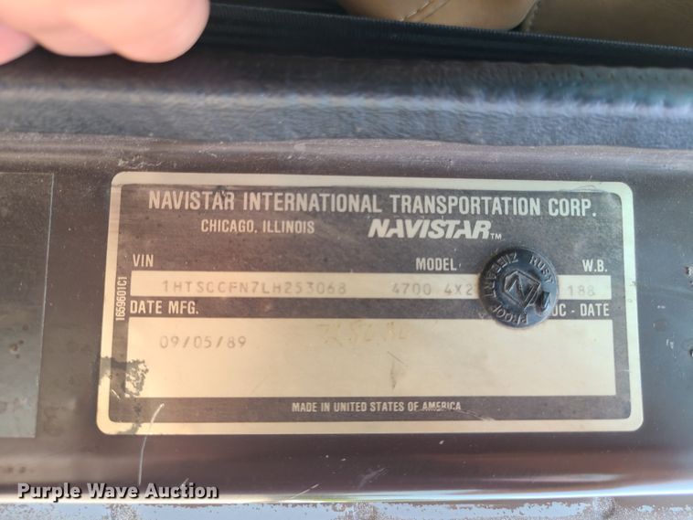 image for item IC9848 1990 International 4700  bucket truck