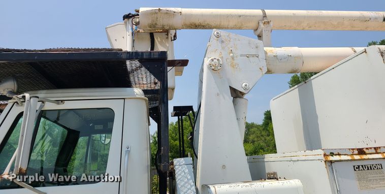 image for item IC9848 1990 International 4700  bucket truck