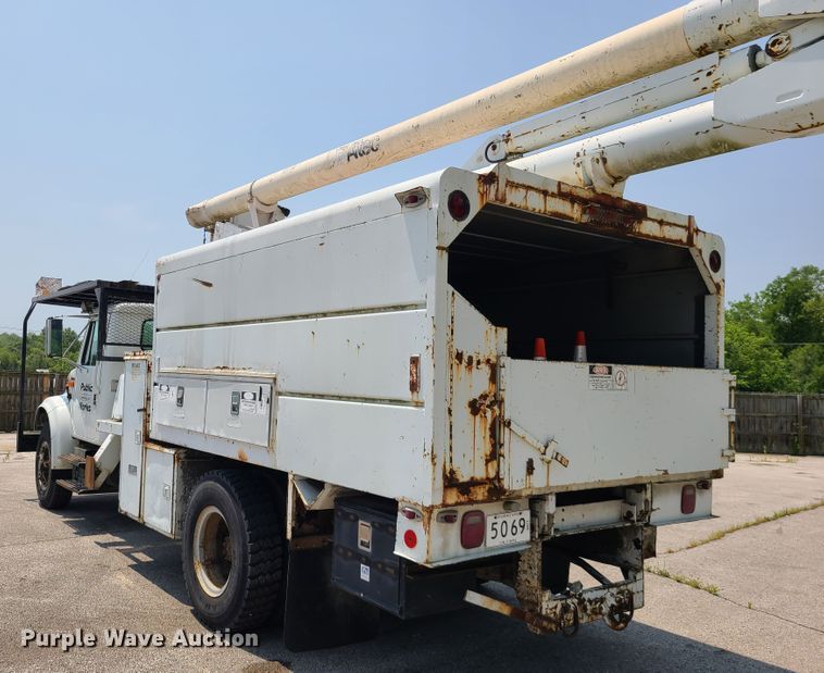 image for item IC9848 1990 International 4700  bucket truck