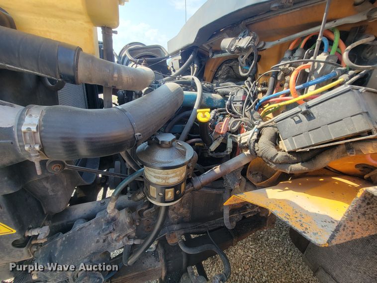 image for item IF9952 2007 International 7400  dump truck