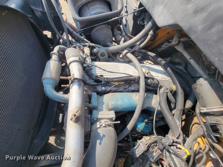 image for item IF9952 2007 International 7400  dump truck