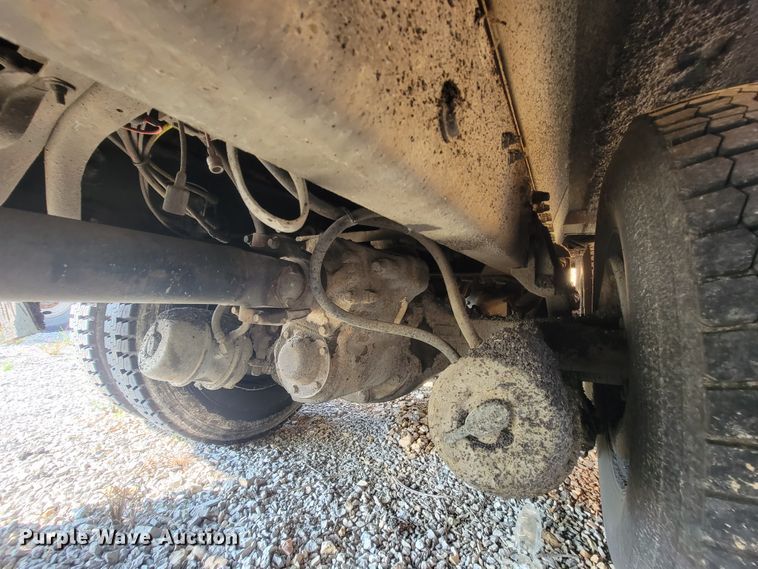 image for item IF9952 2007 International 7400  dump truck