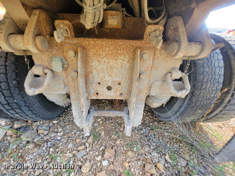 image for item IF9952 2007 International 7400  dump truck