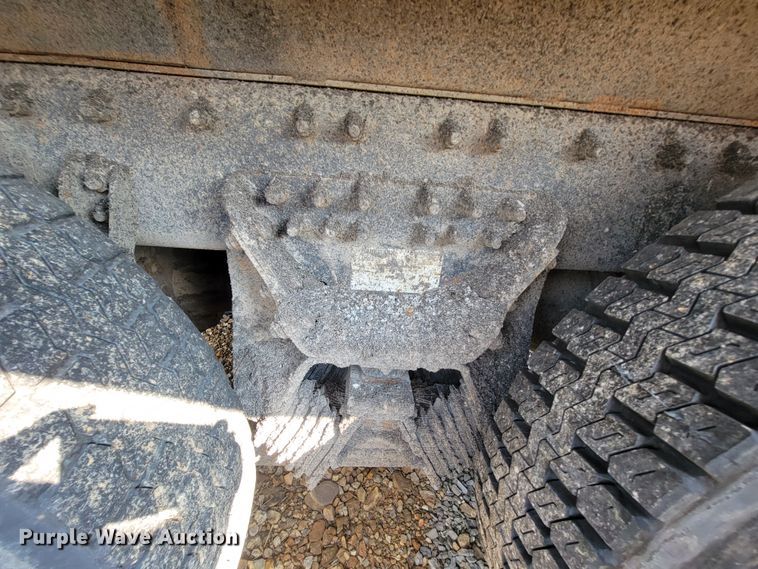 image for item IF9952 2007 International 7400  dump truck