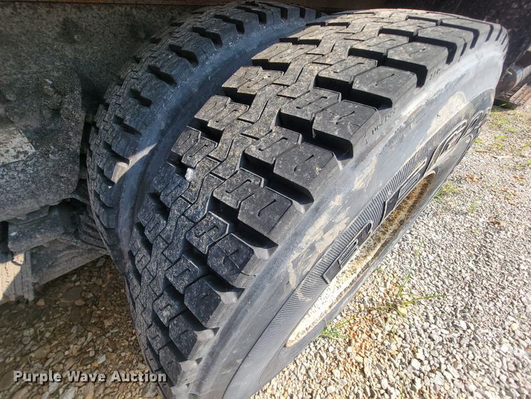 image for item IF9952 2007 International 7400  dump truck