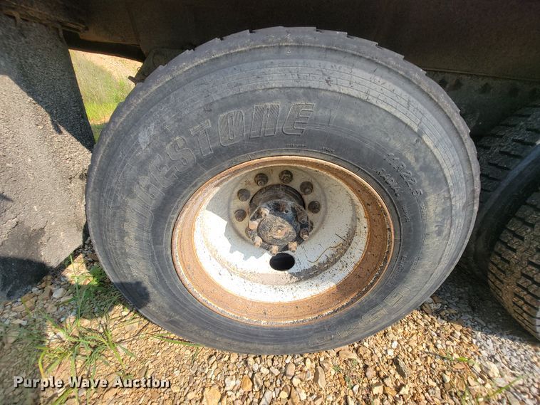 image for item IF9952 2007 International 7400  dump truck