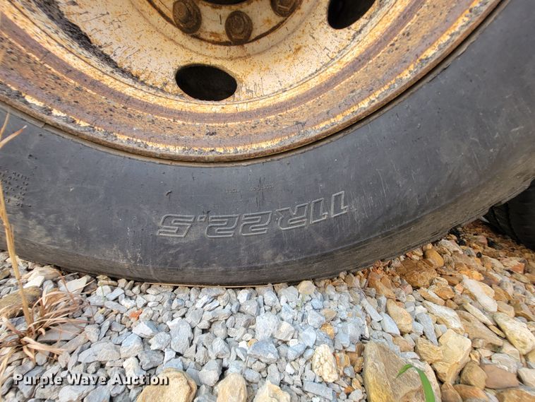 image for item IF9952 2007 International 7400  dump truck