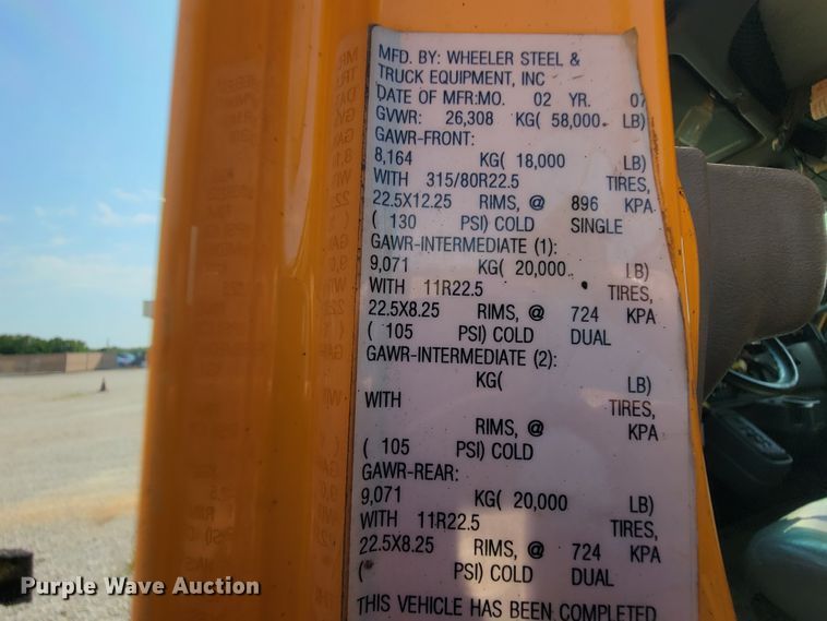 image for item IF9952 2007 International 7400  dump truck