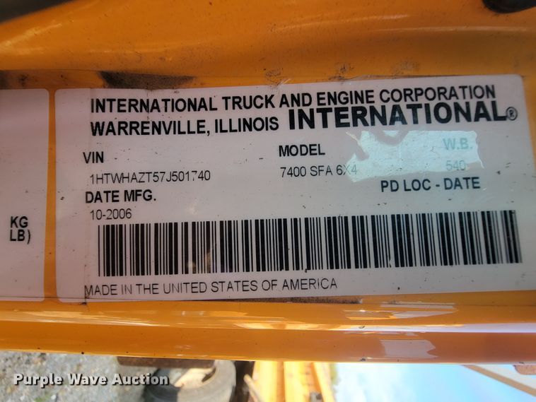 image for item IF9952 2007 International 7400  dump truck