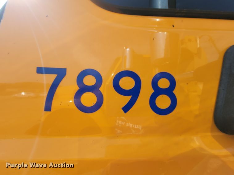 image for item IF9952 2007 International 7400  dump truck