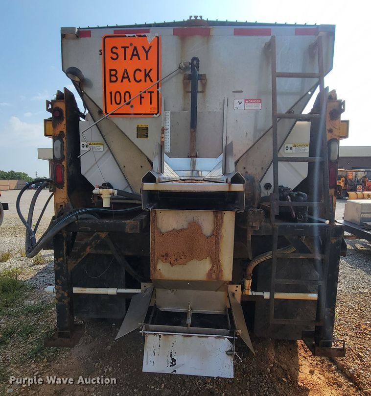 image for item IF9953 2006 International 7400  dump truck