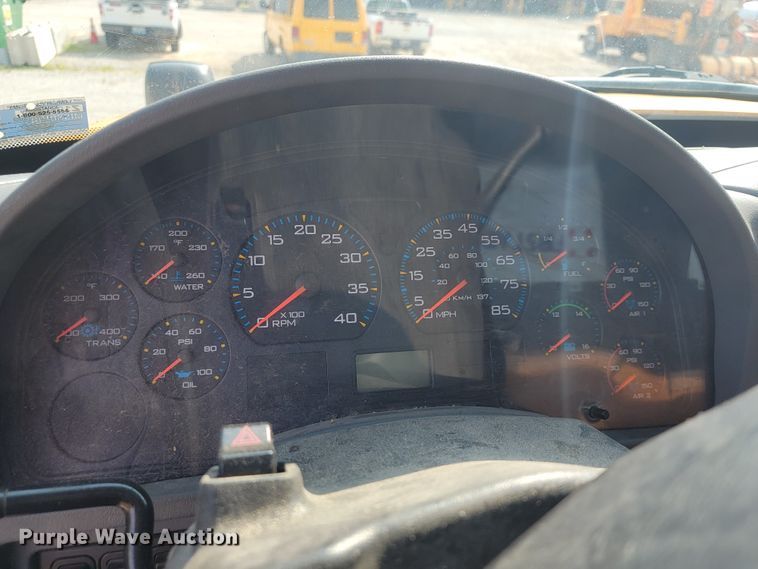 image for item IF9953 2006 International 7400  dump truck