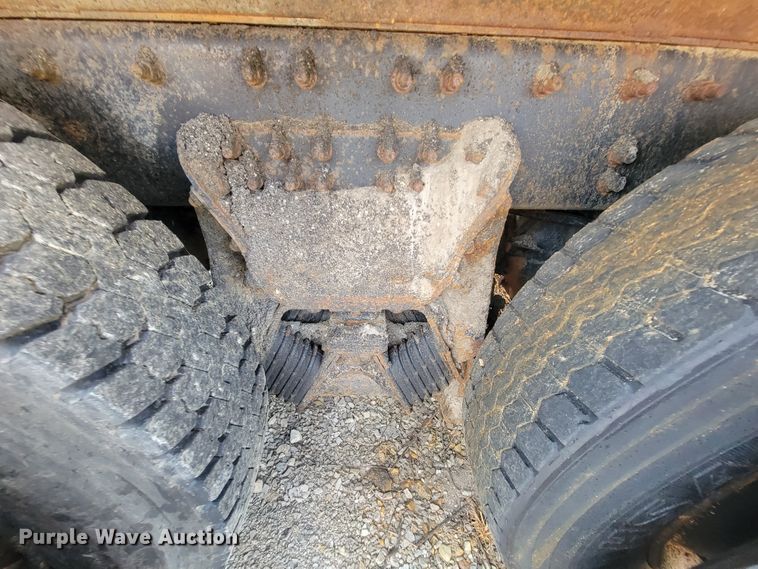 image for item IF9953 2006 International 7400  dump truck