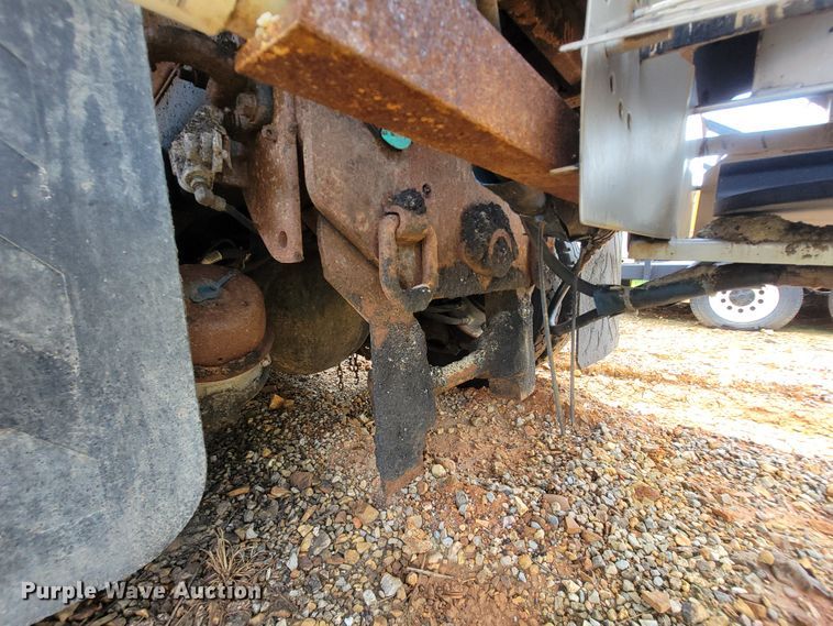 image for item IF9953 2006 International 7400  dump truck