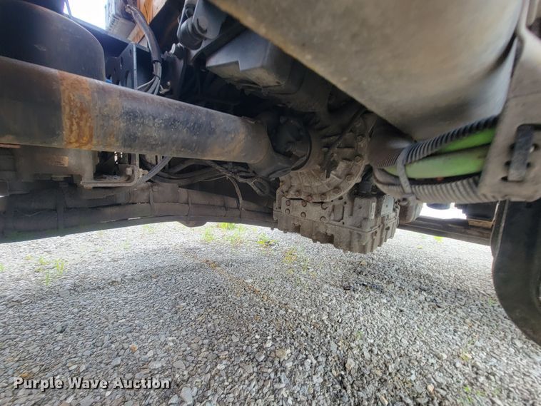 image for item IF9953 2006 International 7400  dump truck