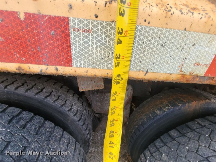 image for item IF9953 2006 International 7400  dump truck