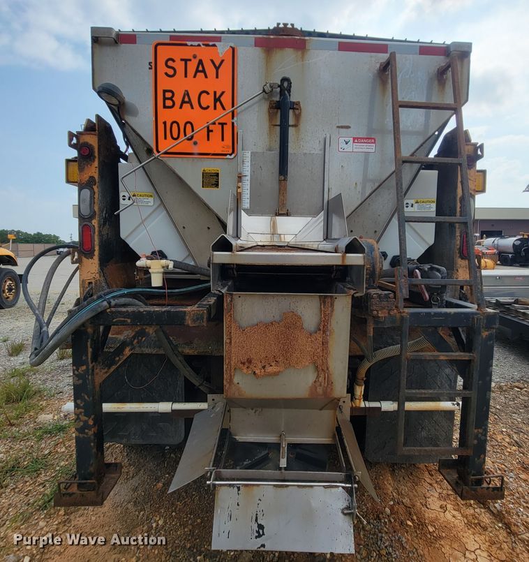 image for item IF9953 2006 International 7400  dump truck