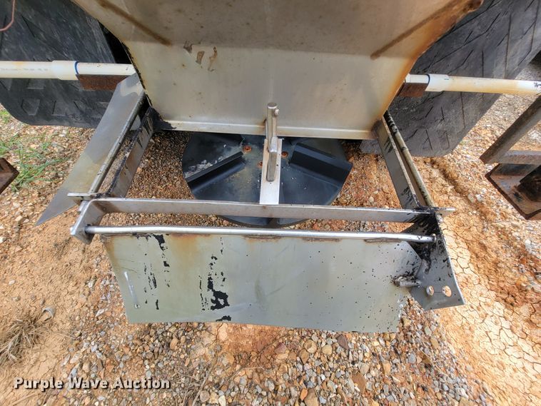 image for item IF9953 2006 International 7400  dump truck