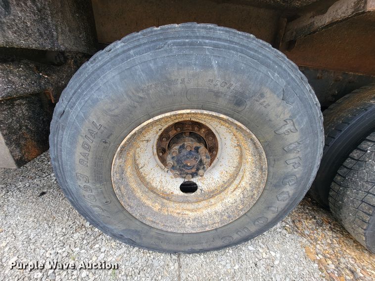 image for item IF9953 2006 International 7400  dump truck