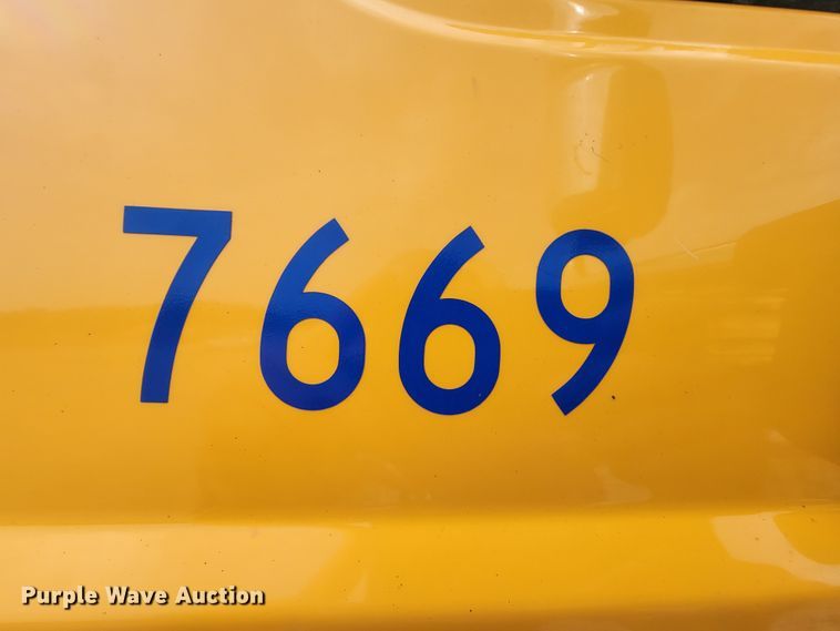 image for item IF9953 2006 International 7400  dump truck