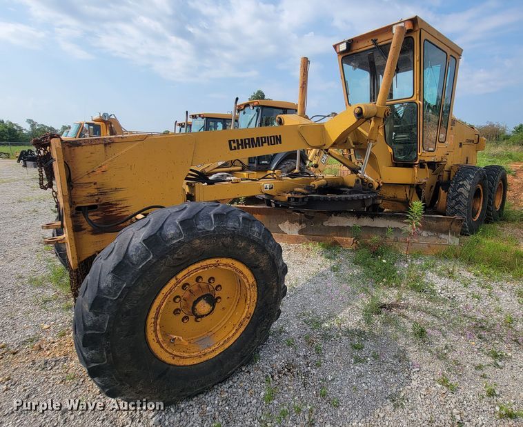 image for item IF9954 1993 Champion 720A  motor grader