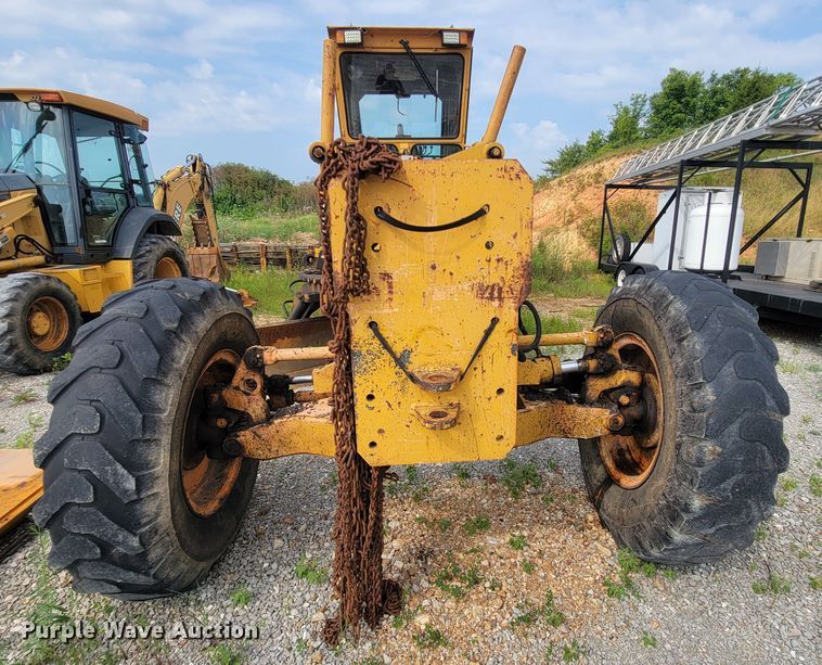 image for item IF9954 1993 Champion 720A  motor grader