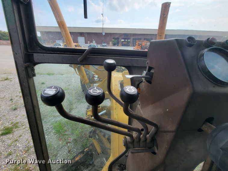 image for item IF9954 1993 Champion 720A  motor grader