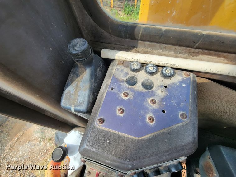 image for item IF9954 1993 Champion 720A  motor grader