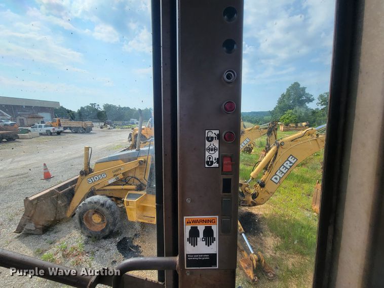 image for item IF9954 1993 Champion 720A  motor grader