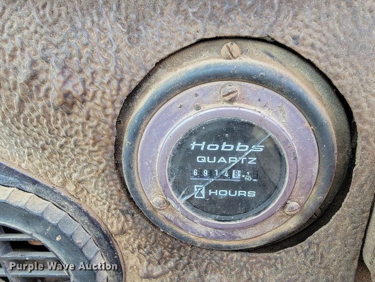 image for item IF9954 1993 Champion 720A  motor grader