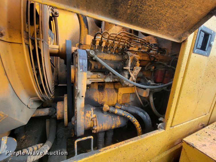 image for item IF9954 1993 Champion 720A  motor grader