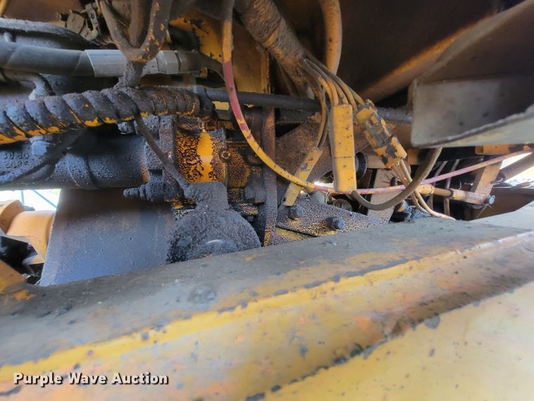 image for item IF9954 1993 Champion 720A  motor grader
