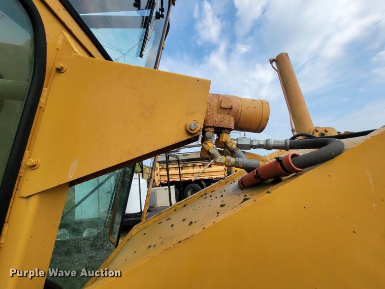 image for item IF9954 1993 Champion 720A  motor grader