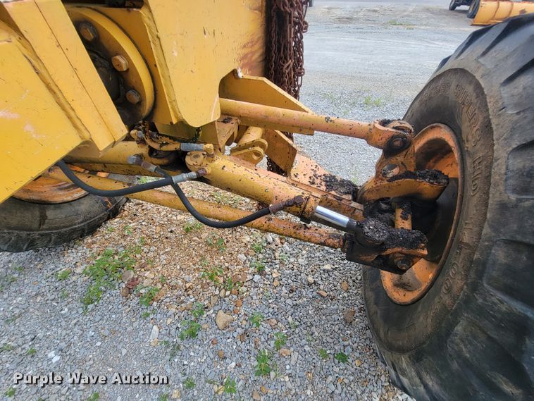 image for item IF9954 1993 Champion 720A  motor grader